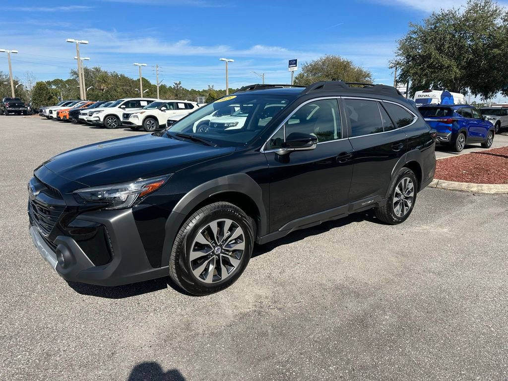 Used 2025 Subaru Outback Limited image 12