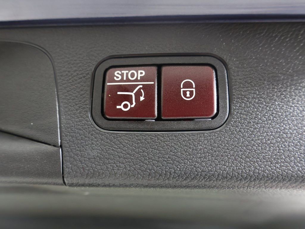 Used 2017 Mercedes-Benz GLC 300 4MATIC image 16