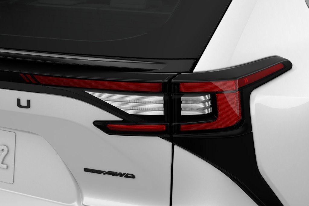 New 2026 Subaru Solterra AWD/4WD image 11