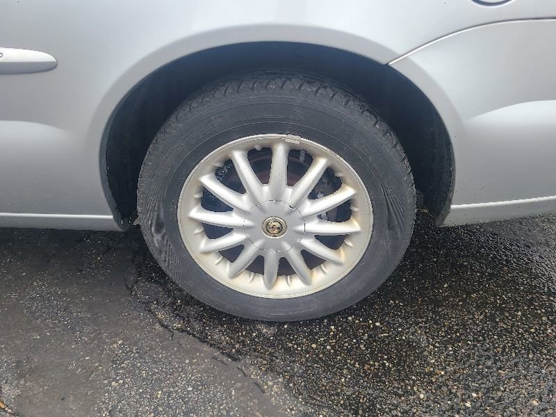 Used 2001 Chrysler Sebring LXi FWD image 9