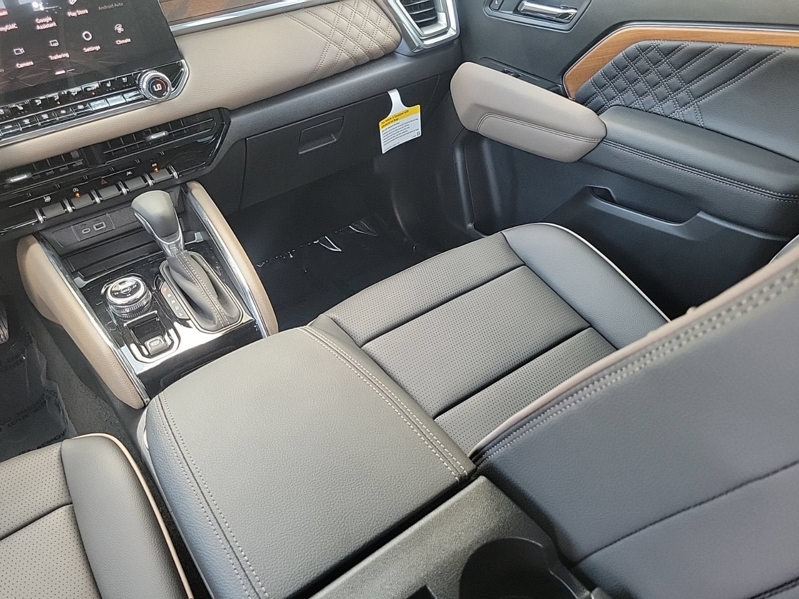 New 2026 GMC Canyon Denali AWD/4WD image 14