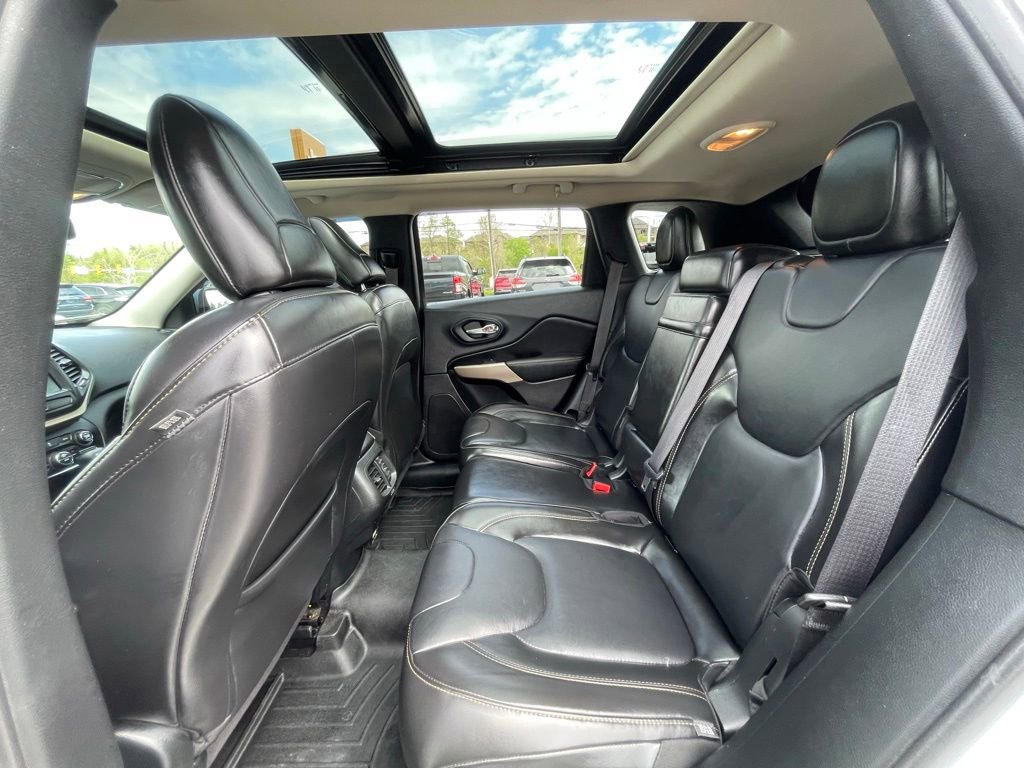 Certified 2018 Jeep Cherokee Limited w/ Trailer Tow Group AWD/4WD image 24