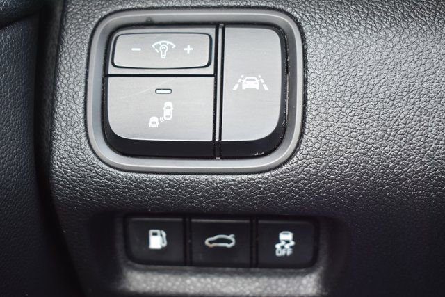 Used 2019 Kia Optima EX image 16