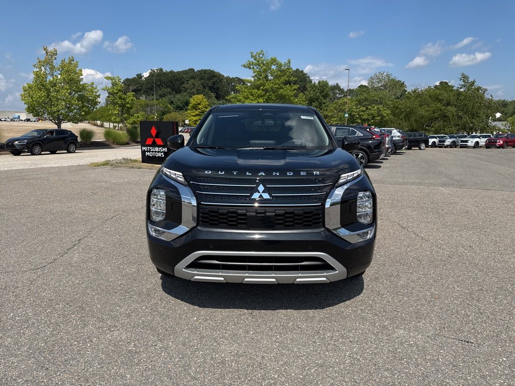New 2025 Mitsubishi Outlander SE image 18