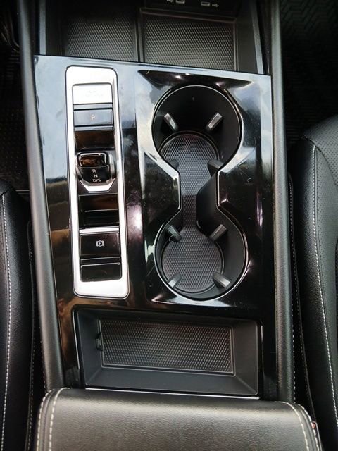 Used 2024 Volkswagen Atlas SE w/ Black Wheel Package image 23