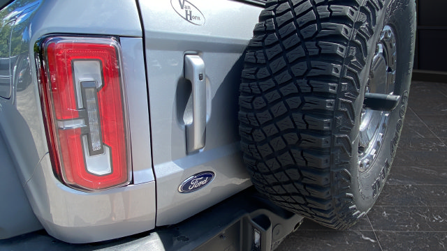 Used 2024 Ford Bronco Outer Banks AWD/4WD image 34