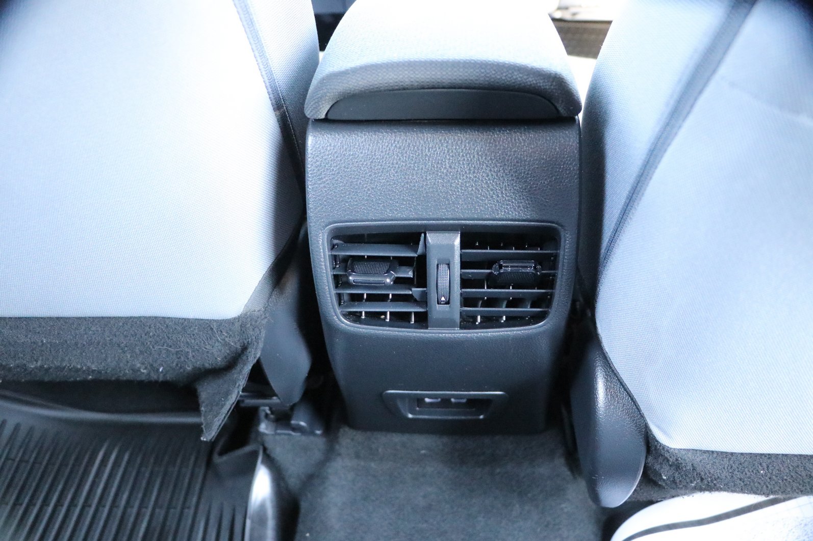 Used 2023 Toyota Corolla Cross AWD Hybrid image 31