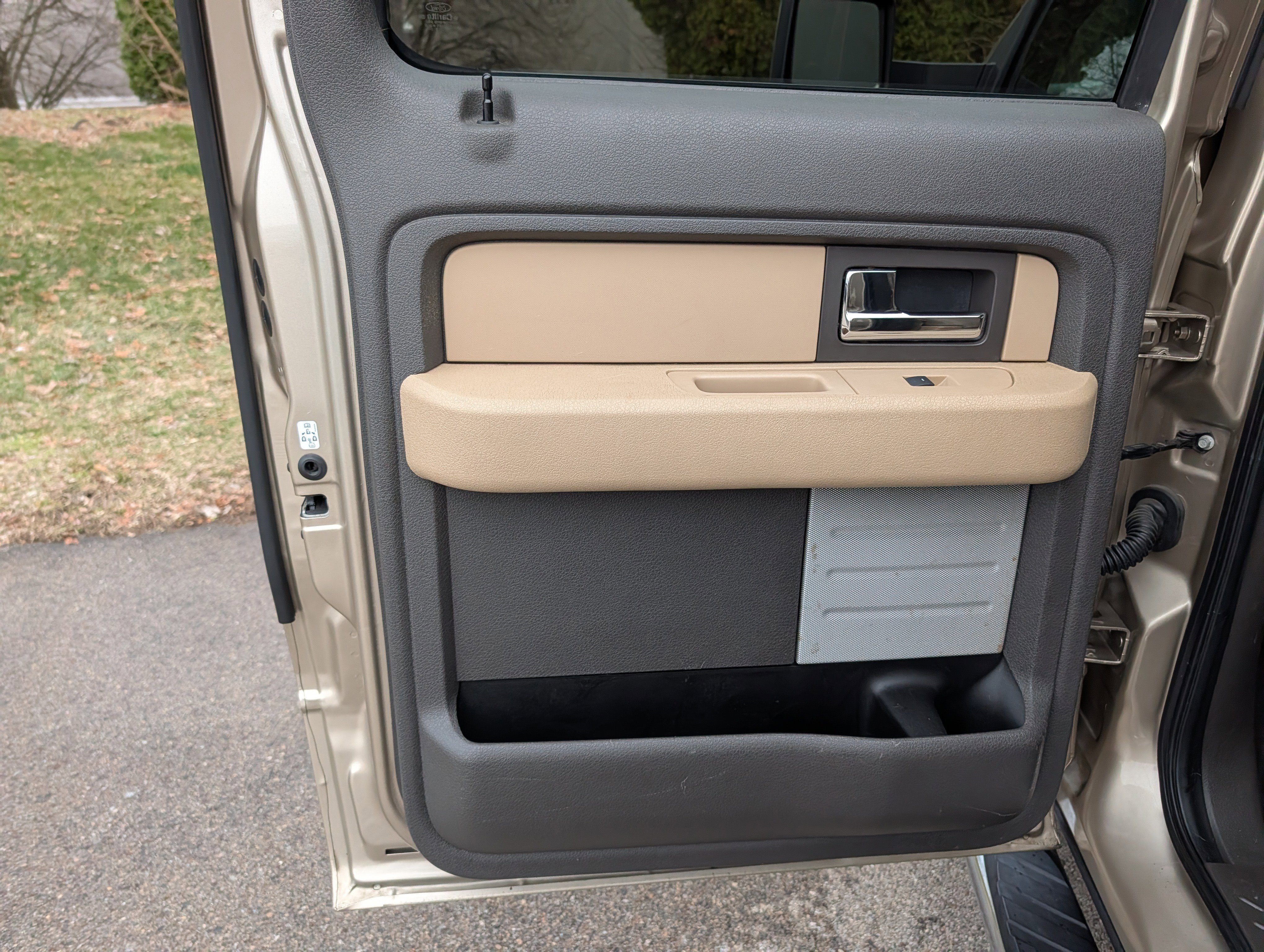 Used 2013 Ford F150 XLT w/ Luxury Equipment Group image 27