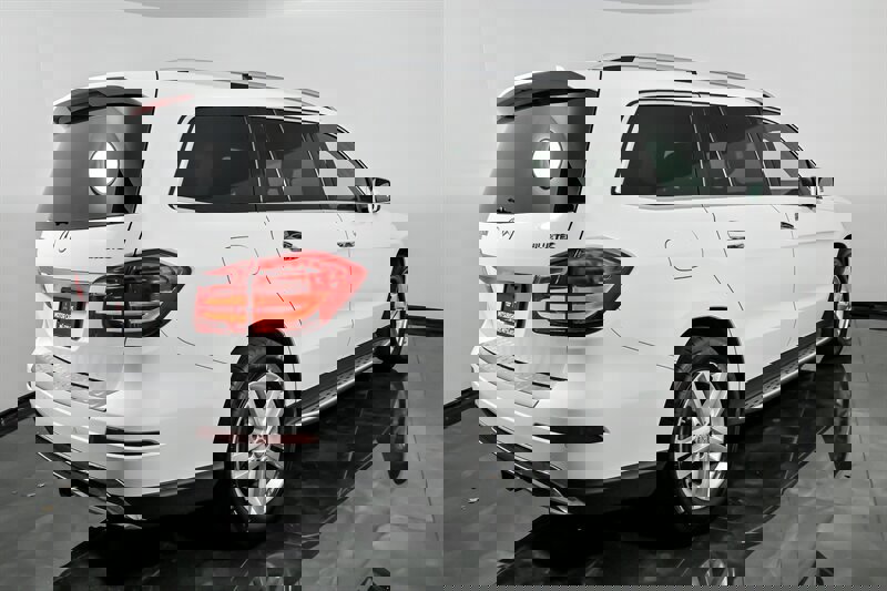 Used 2016 Mercedes-Benz GL 320 BlueTEC 4MATIC image 9