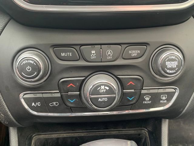 Used 2020 Jeep Cherokee Limited image 20