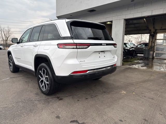 Used 2023 Jeep Grand Cherokee Limited image 4