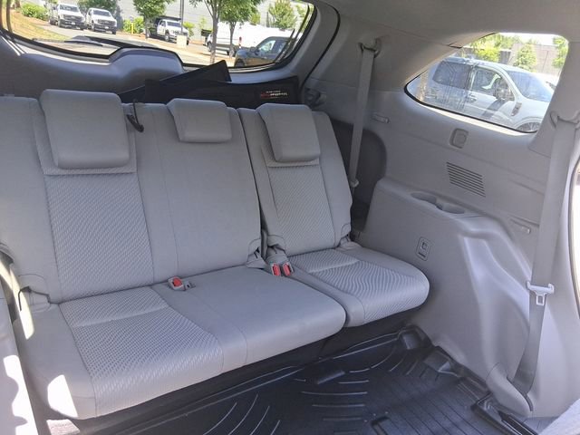 Used 2019 Toyota Highlander LE w/ Carpet Mat Package (TMS) AWD/4WD image 25