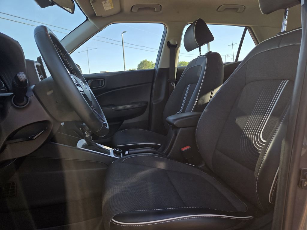 Certified 2024 Hyundai Venue Limited FWD image 14