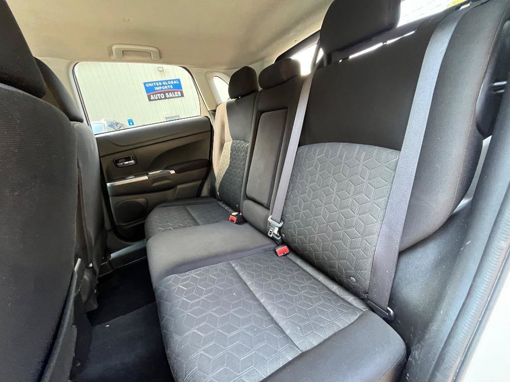 Used 2020 Mitsubishi Outlander Sport SE FWD image 29
