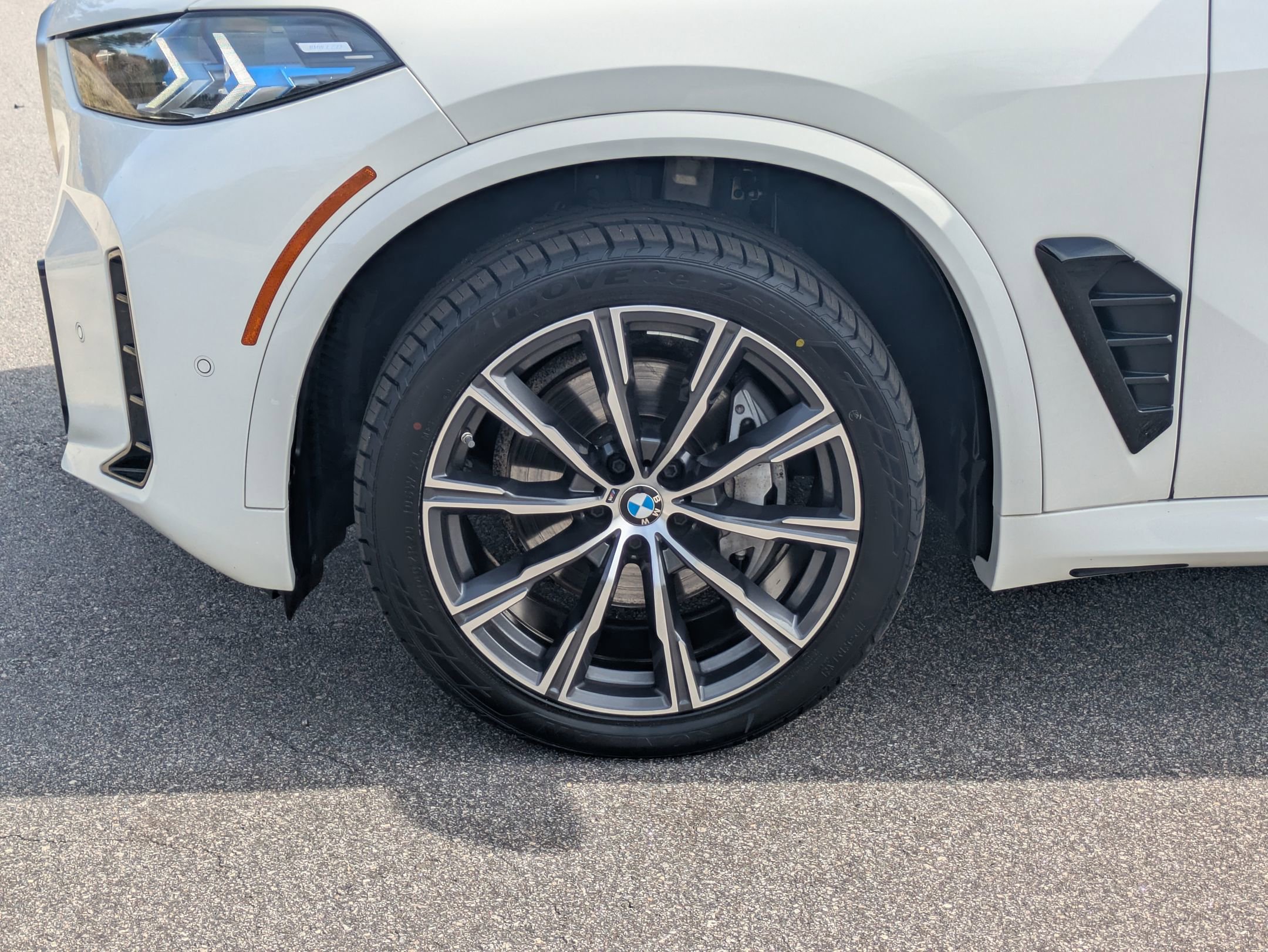 Used 2024 BMW X5 xDrive40i w/ M Sport Package image 35