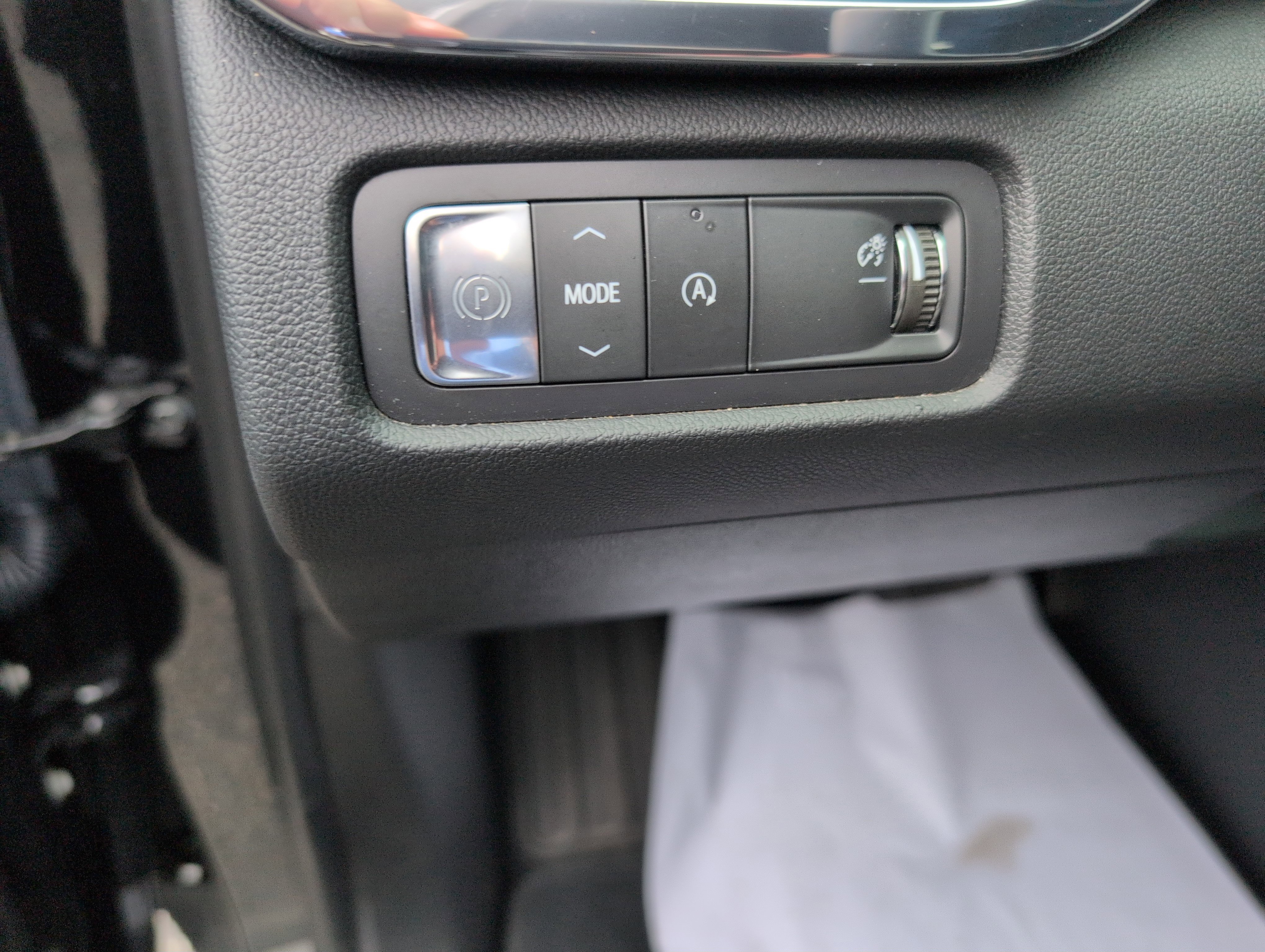 Used 2025 GMC Acadia Elevation image 17