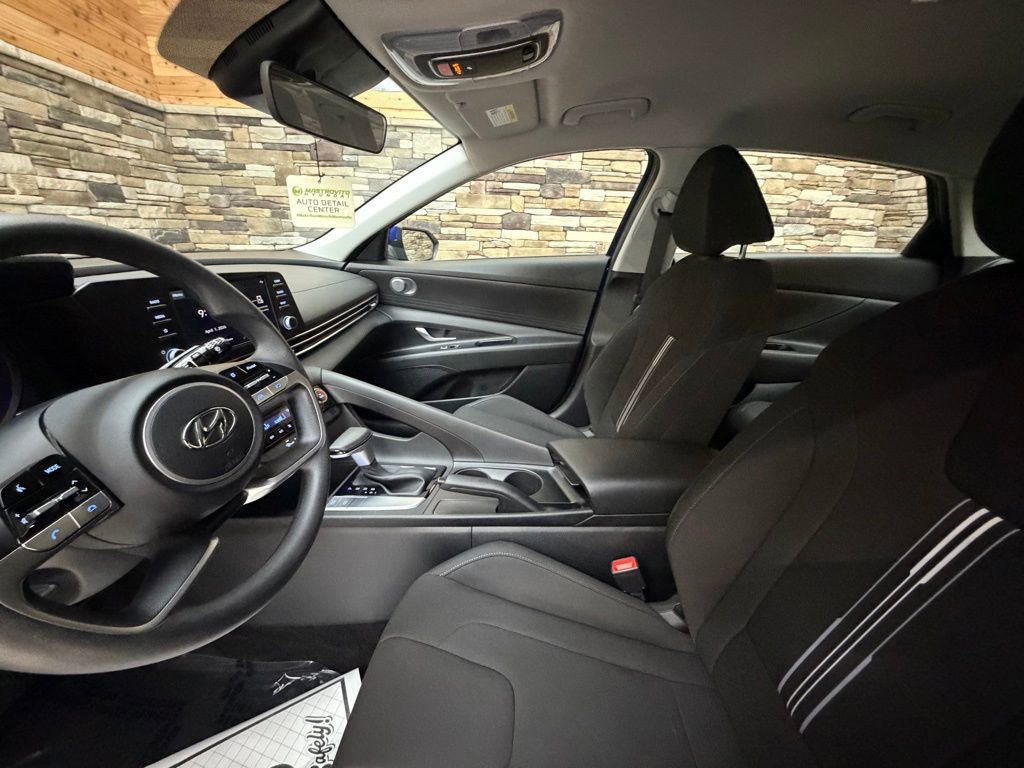 Certified 2023 Hyundai Elantra SEL image 11