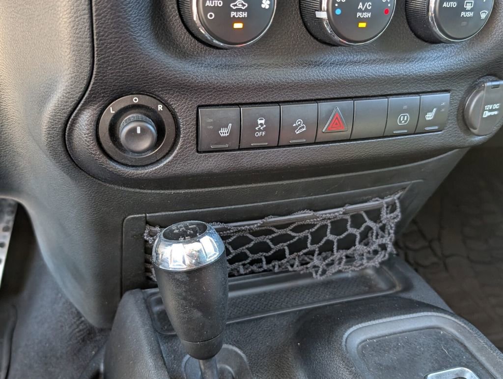 Used 2015 Jeep Wrangler Unlimited Sahara w/ Dual Top Group image 22