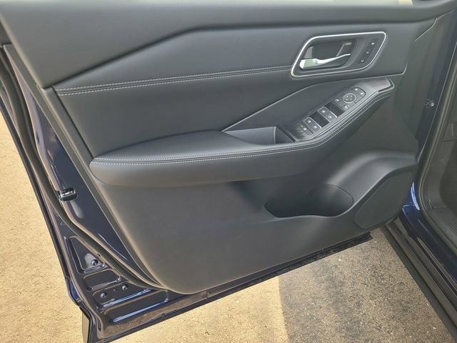 New 2026 Nissan Rogue Platinum w/ Platinum Premium Package image 8