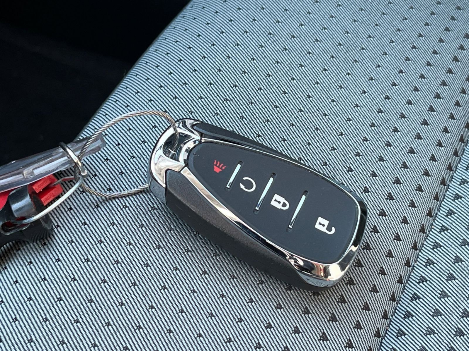 Used 2025 Chevrolet Trax LT image 25