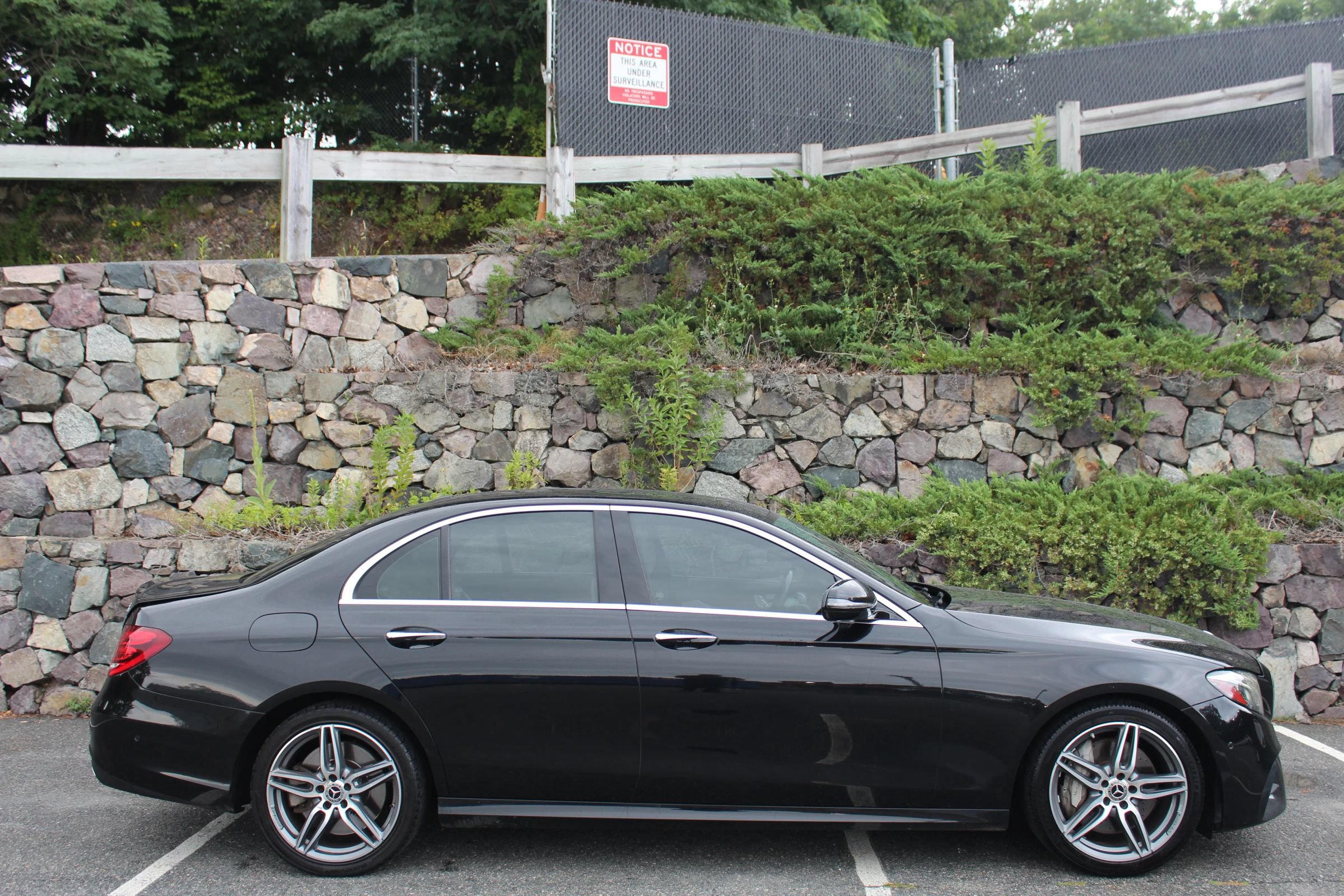 Used 2018 Mercedes-Benz E 400 4MATIC Sedan image 5
