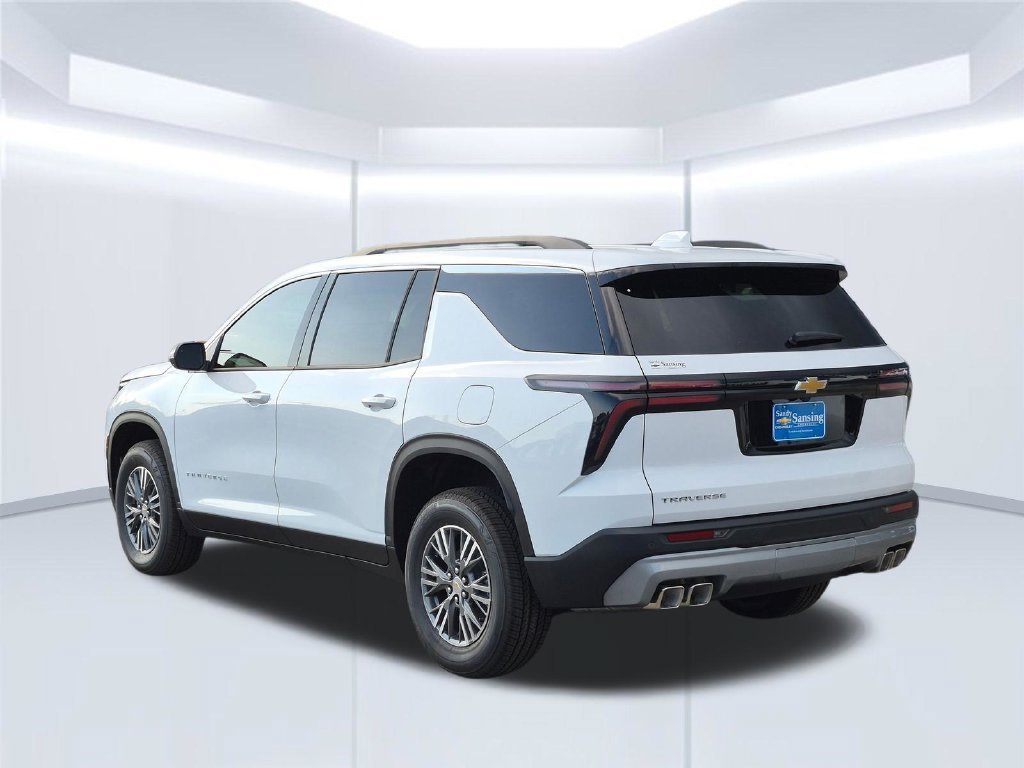 New 2026 Chevrolet Traverse LT w/ LPO, Floor Liner Package FWD image 4