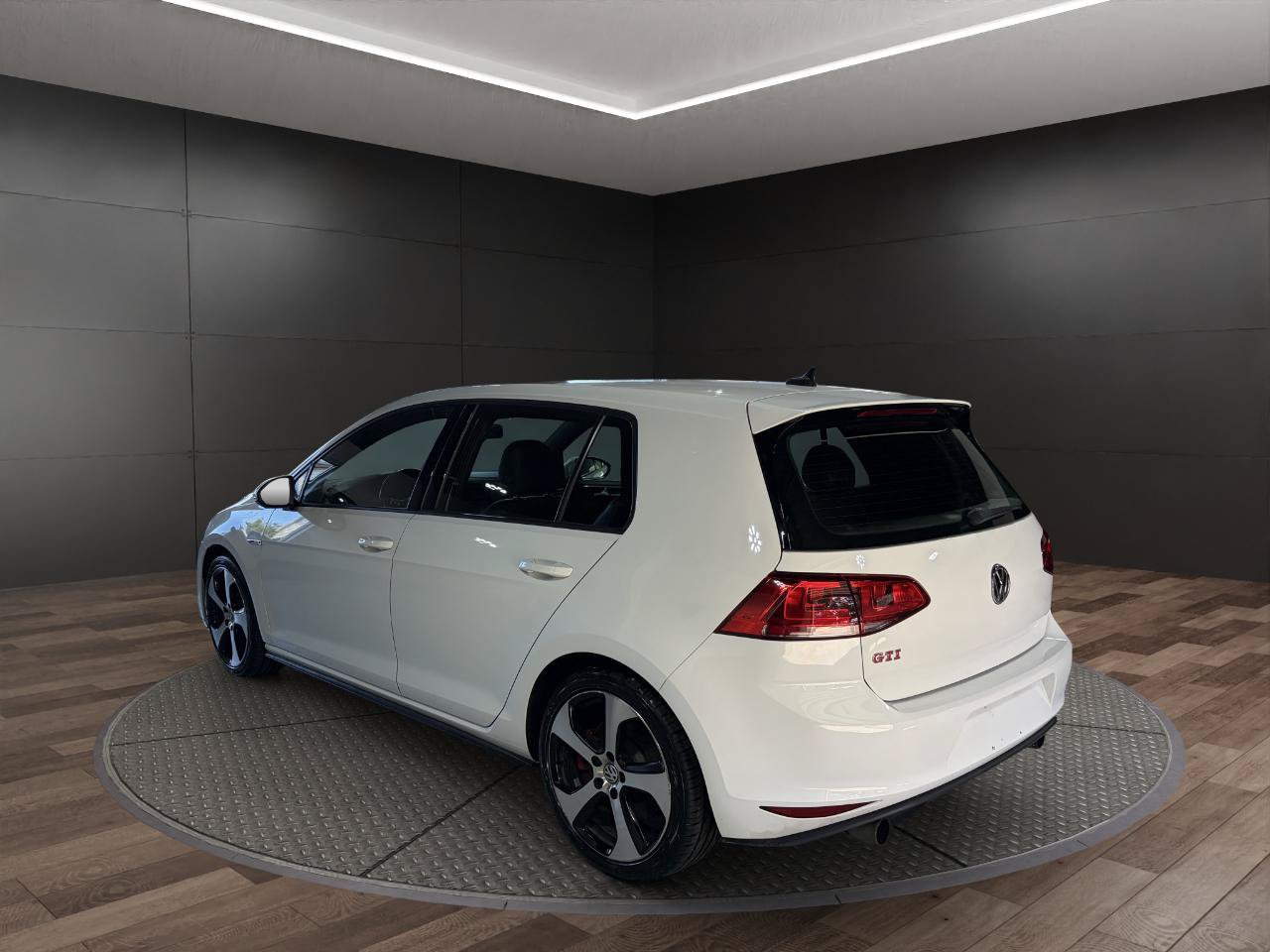 Used 2017 Volkswagen GTI Autobahn FWD image 6