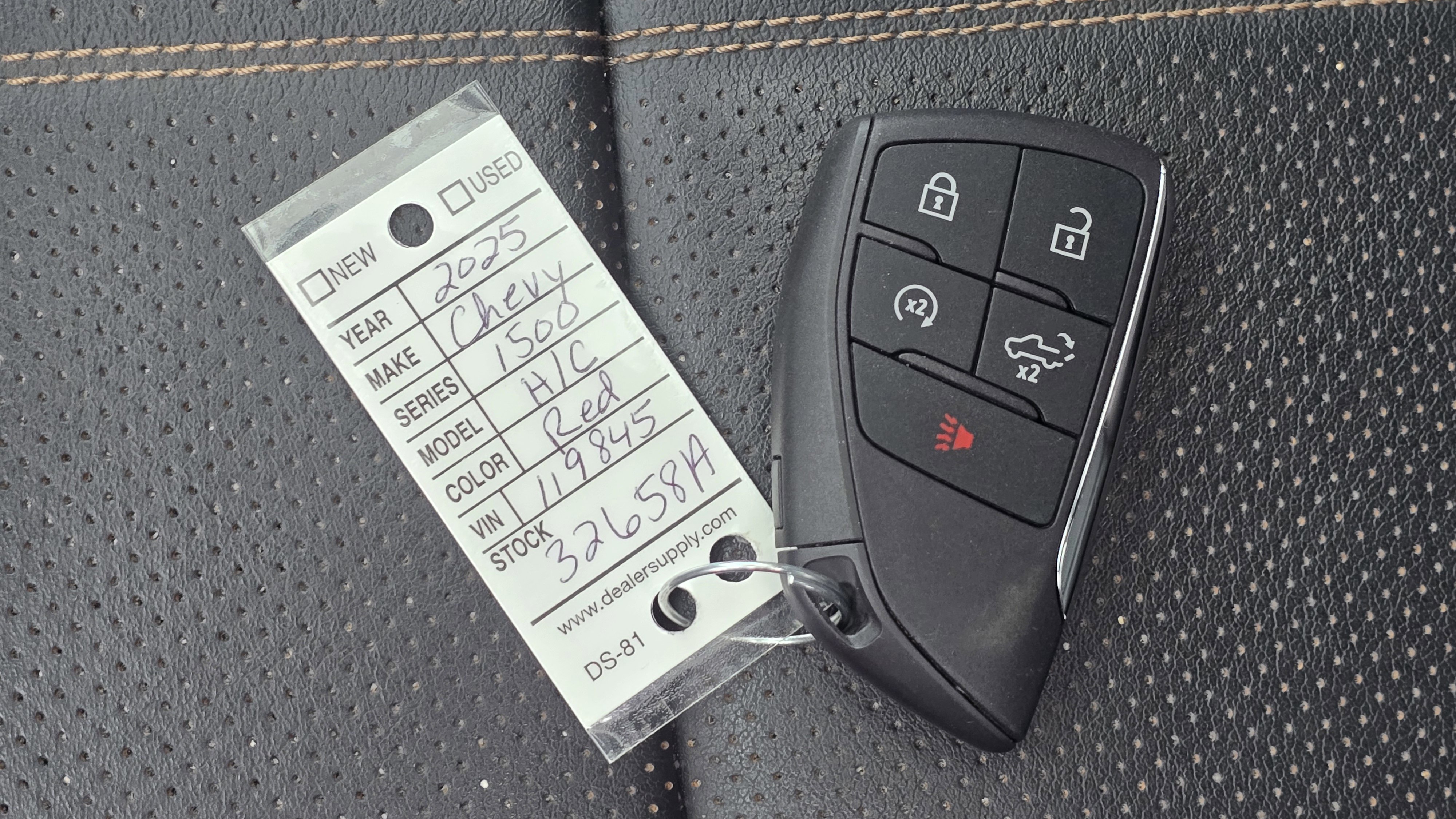 Certified 2025 Chevrolet Silverado 1500 High Country w/ Technology Package image 24