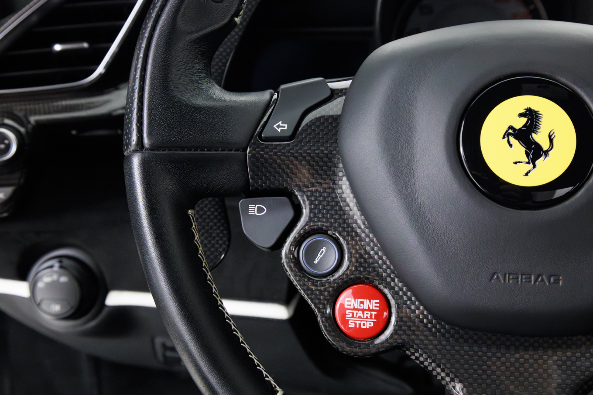 Used 2020 Ferrari 488 Pista Coupe RWD image 21
