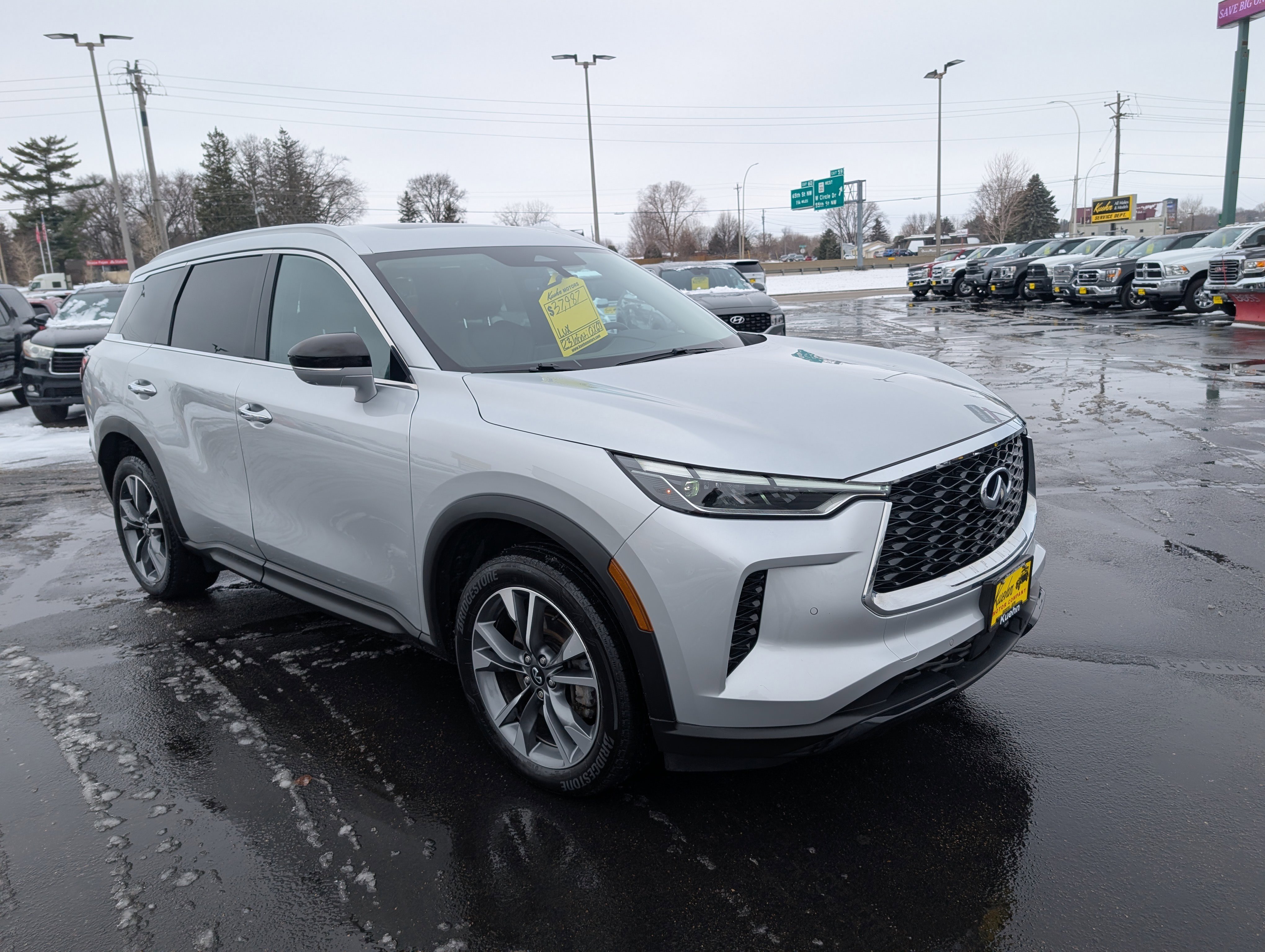 Used 2023 INFINITI QX60 Luxe image 2