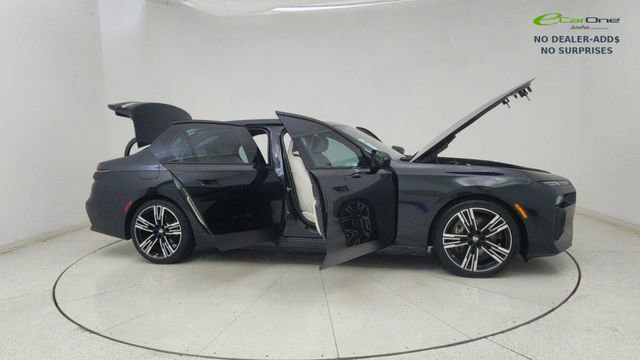 Used 2023 BMW 740i w/ Parking Assistance Package image 71