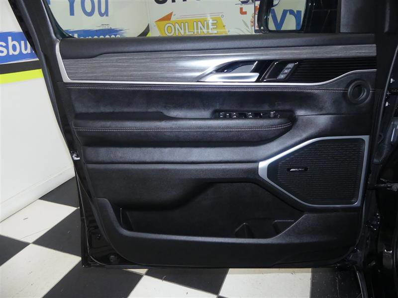 Used 2024 Jeep Wagoneer Series II image 30