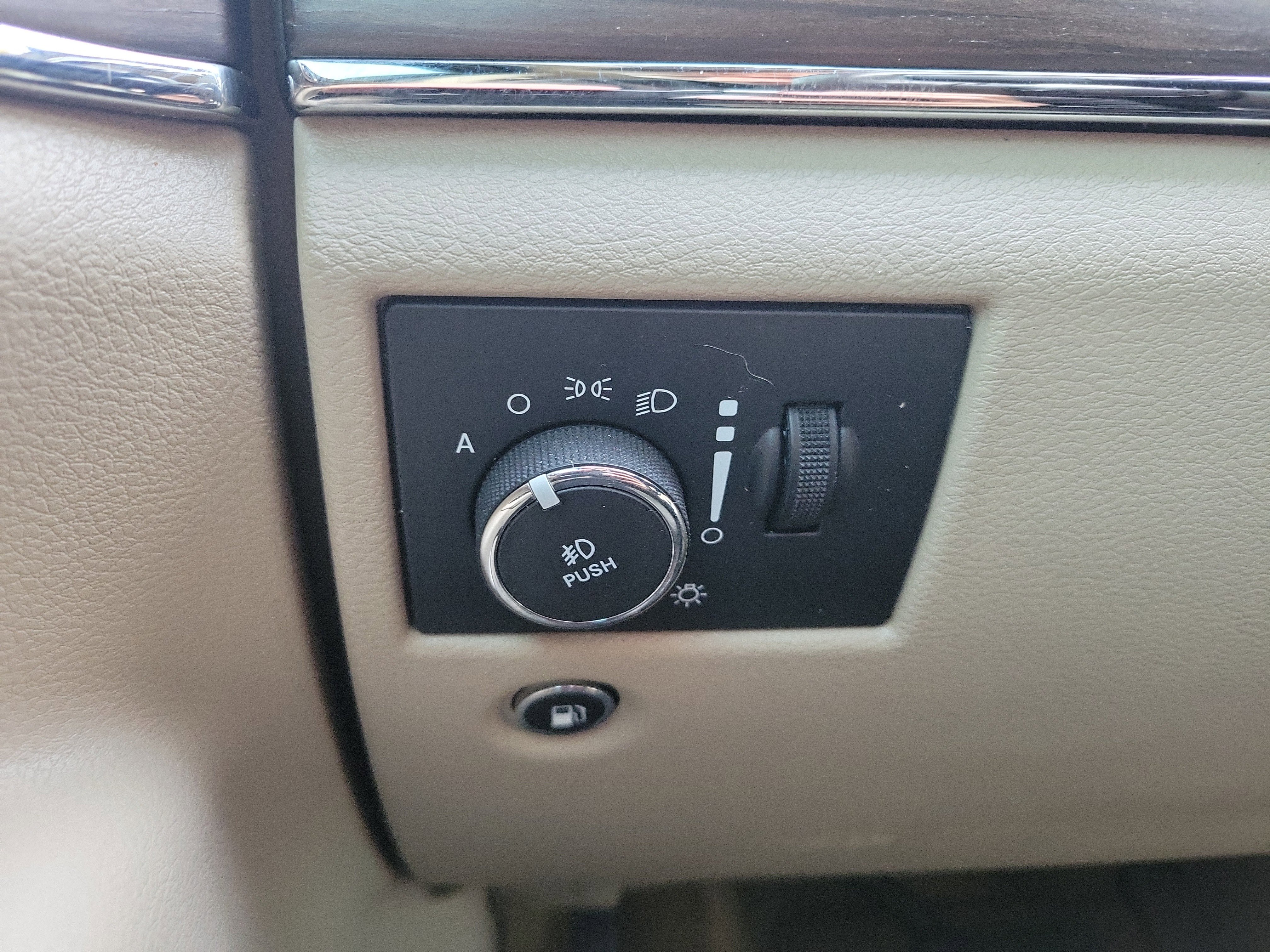 Used 2017 Jeep Grand Cherokee Overland image 27