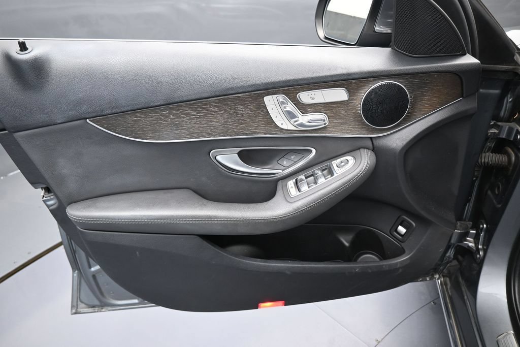 Used 2019 Mercedes-Benz C 300 Sedan image 12