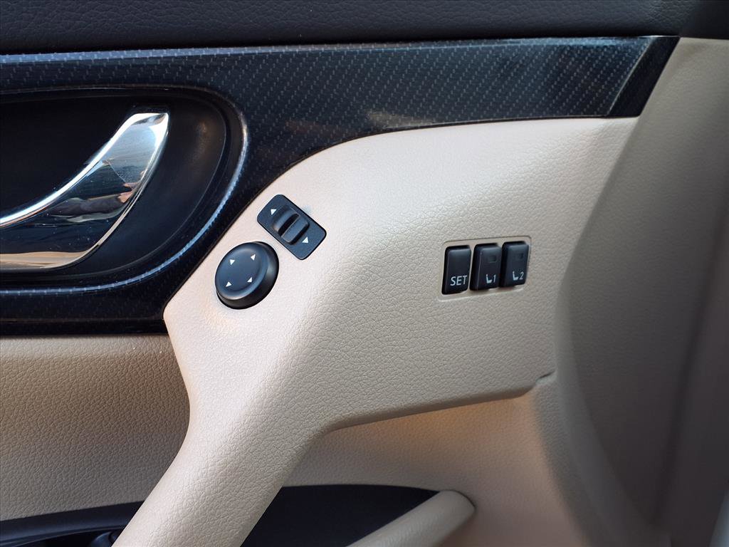 Used 2019 Nissan Rogue SL w/ Premium Package image 35