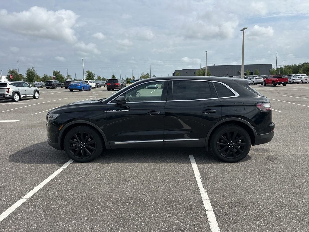 Used 2021 Lincoln Nautilus Reserve w/ Monochromatic Package AWD/4WD image 12