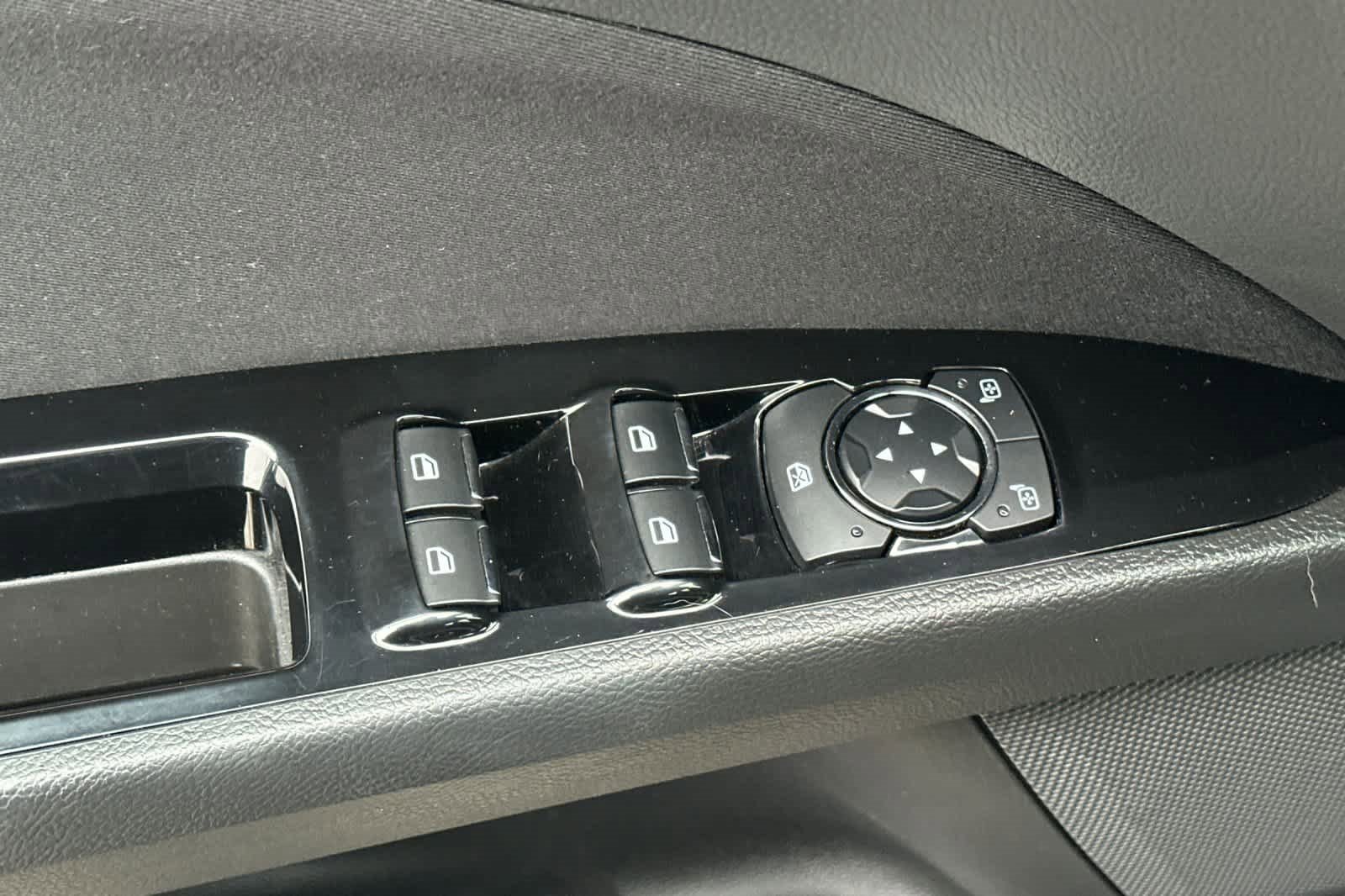 Used 2015 Ford Fusion SE image 14