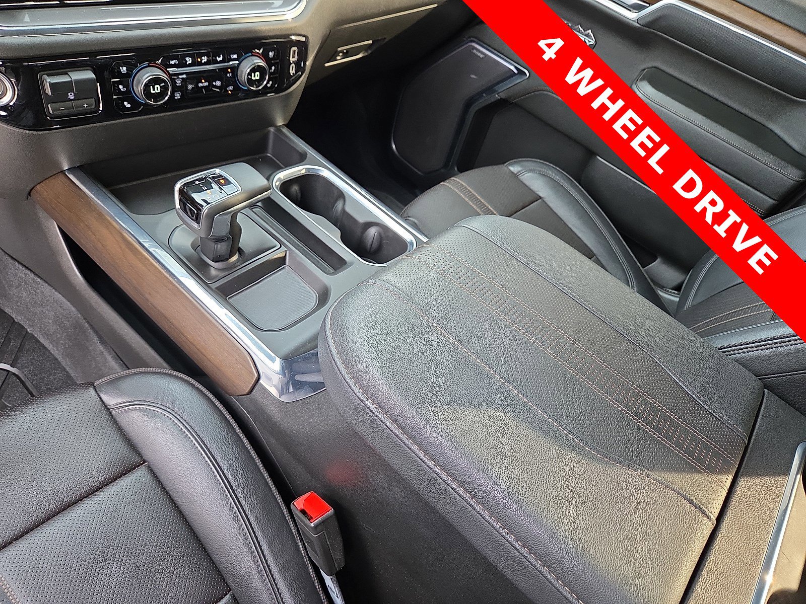 Used 2024 Chevrolet Silverado 1500 High Country w/ High Country Premium Package image 25