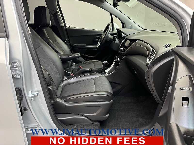 Used 2021 Chevrolet Trax LT w/ Driver Confidence Package image 19