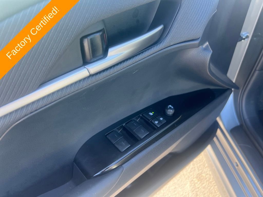 Used 2025 Toyota Camry SE image 11
