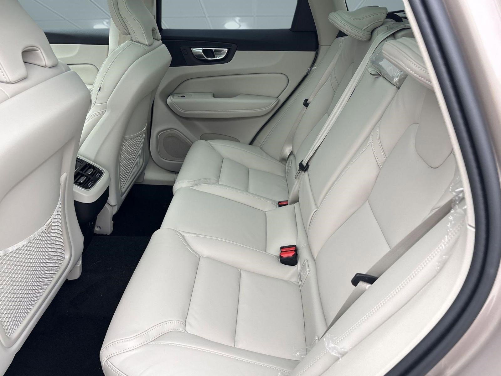 New 2026 Volvo XC60 B5 Ultra w/ Protection Package Premier image 14