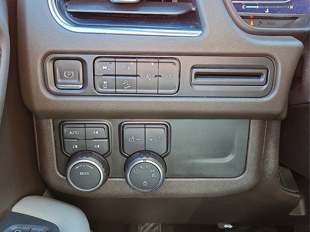 Used 2022 Chevrolet Tahoe Z71 image 26