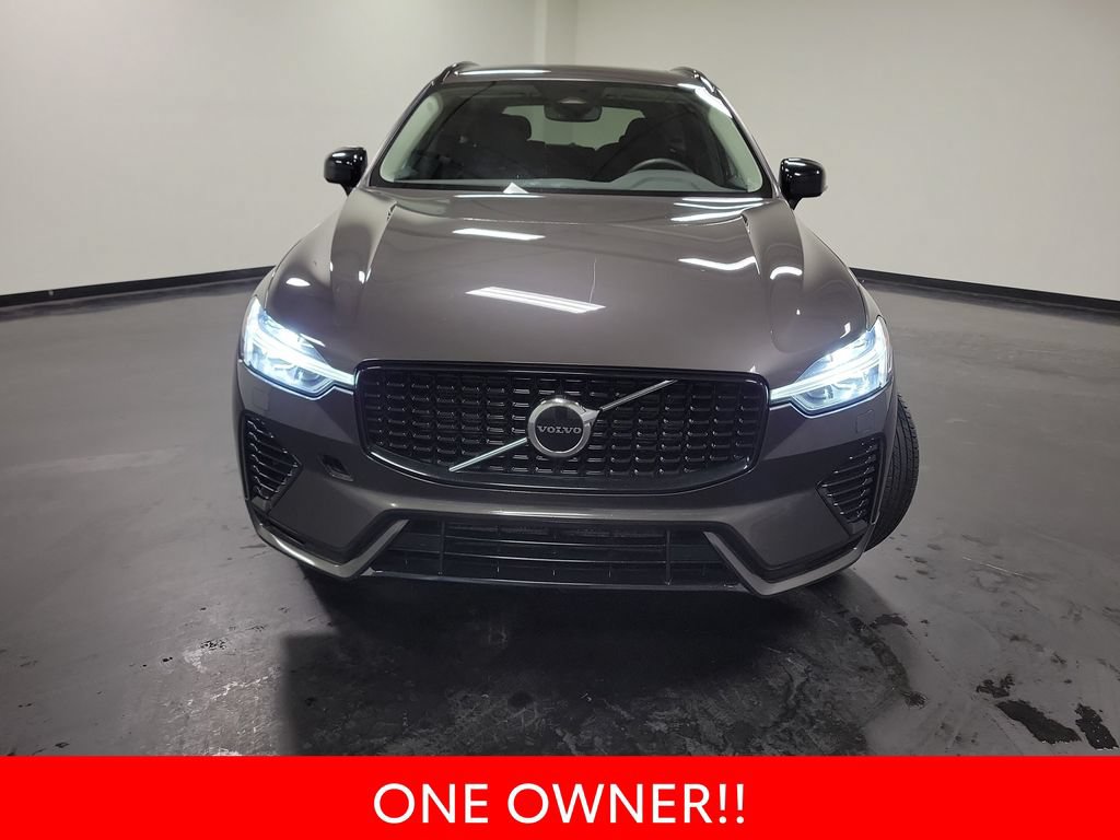 Used 2024 Volvo XC60 T8 Core AWD/4WD image 3