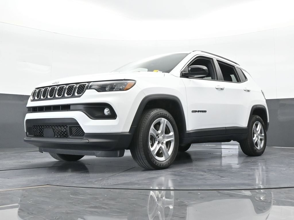 Used 2023 Jeep Compass Latitude image 19
