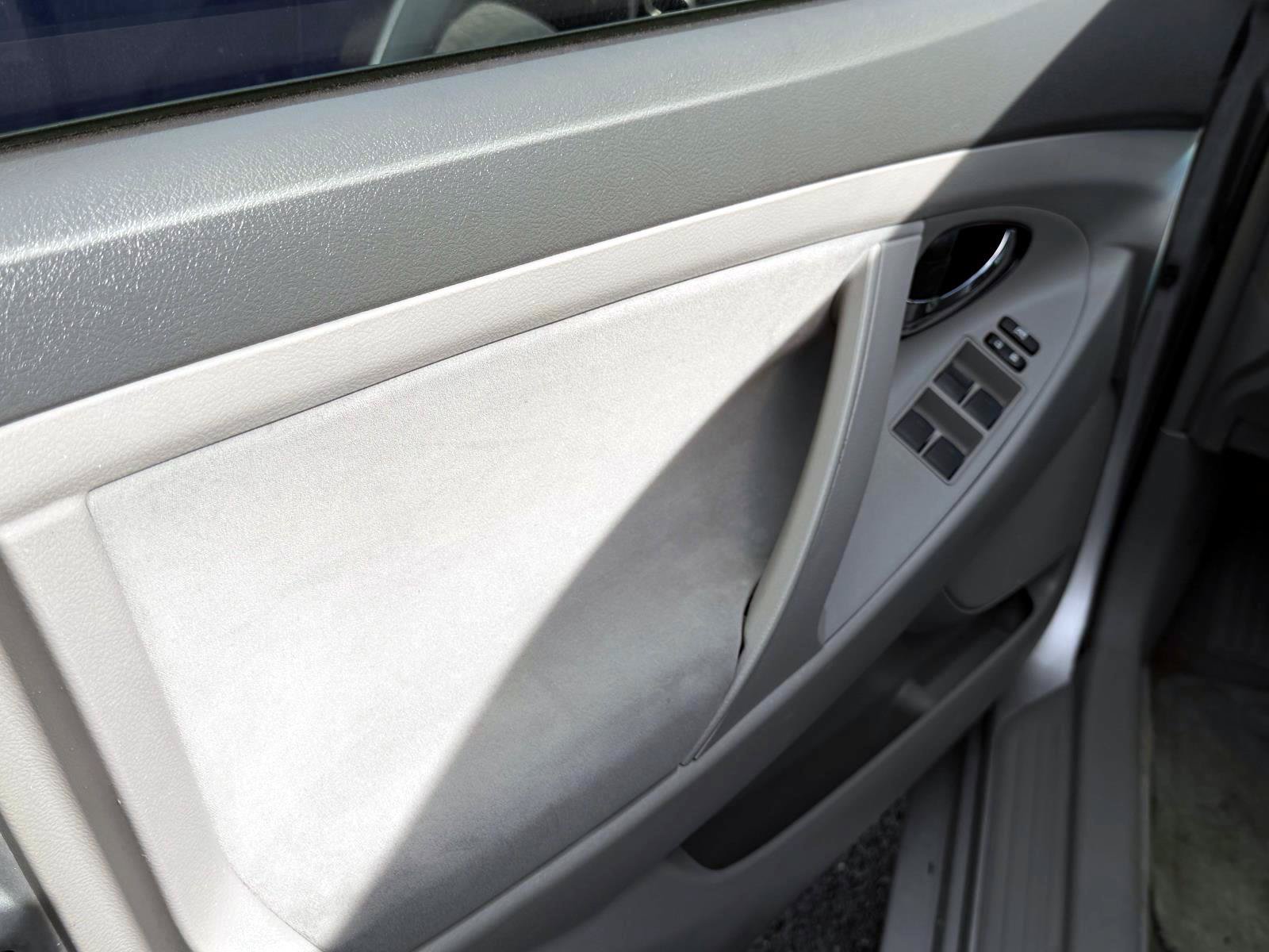 Used 2010 Toyota Camry FWD image 13
