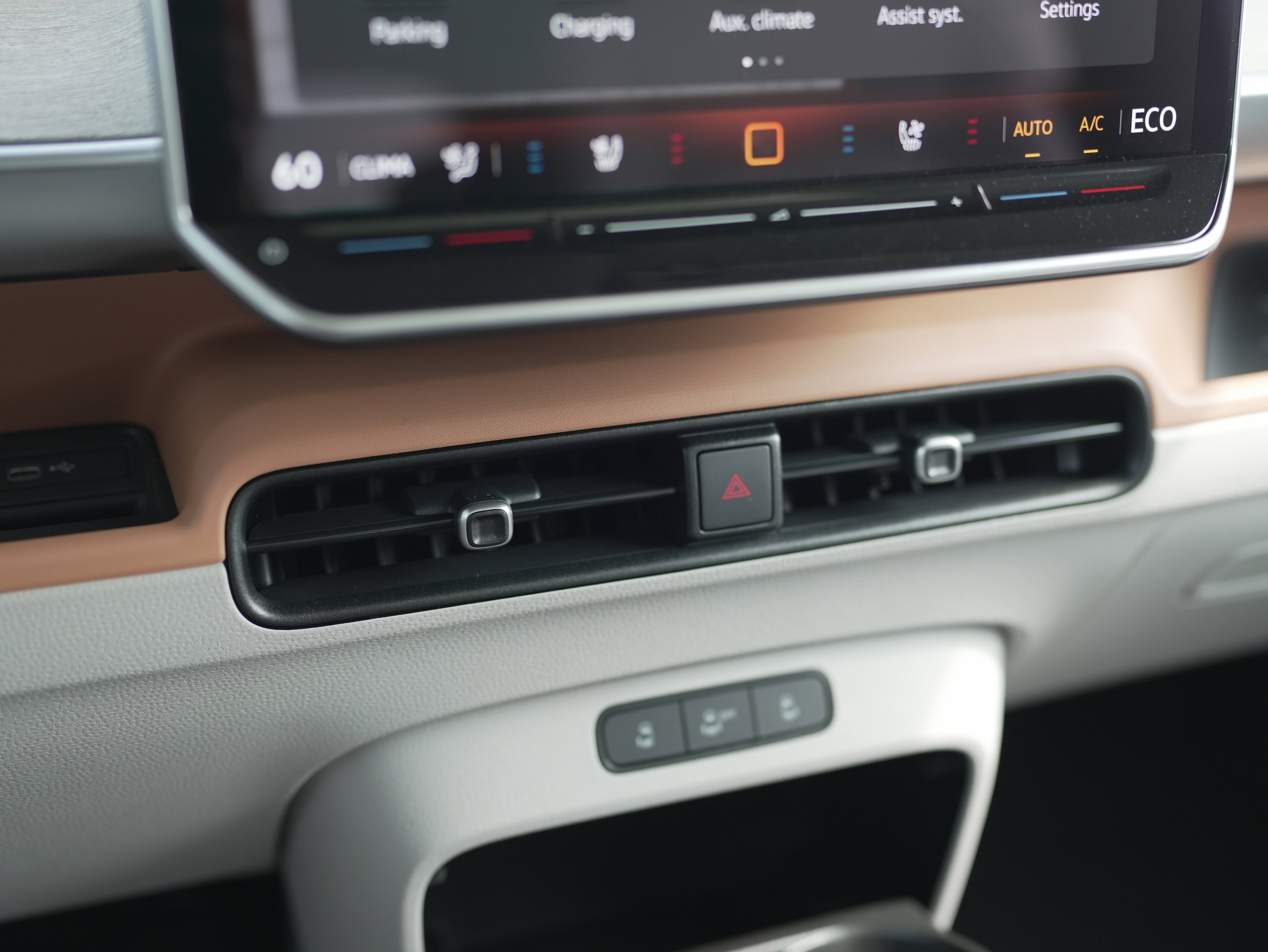 New 2025 Volkswagen ID. Buzz 1st Edition image 14