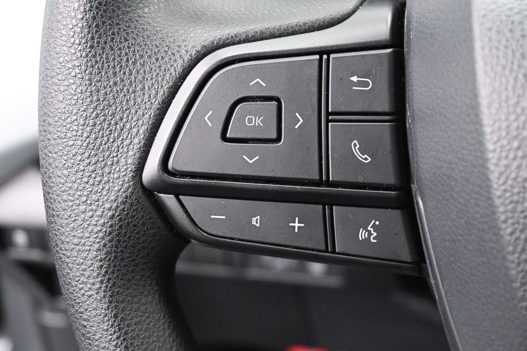 Used 2026 Toyota Sienna LE FWD image 17
