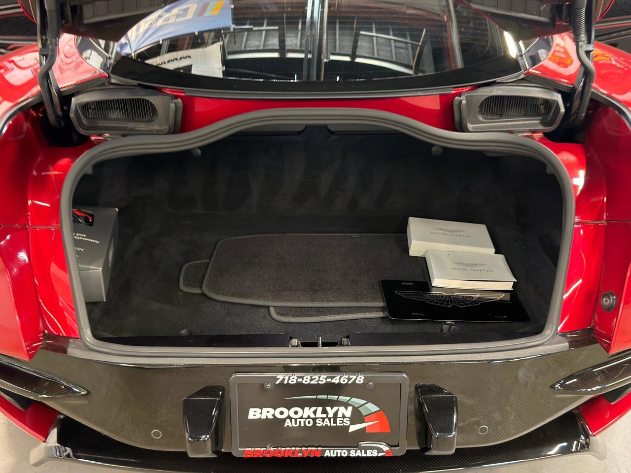 Used 2019 Aston Martin DBS Superleggera RWD image 39