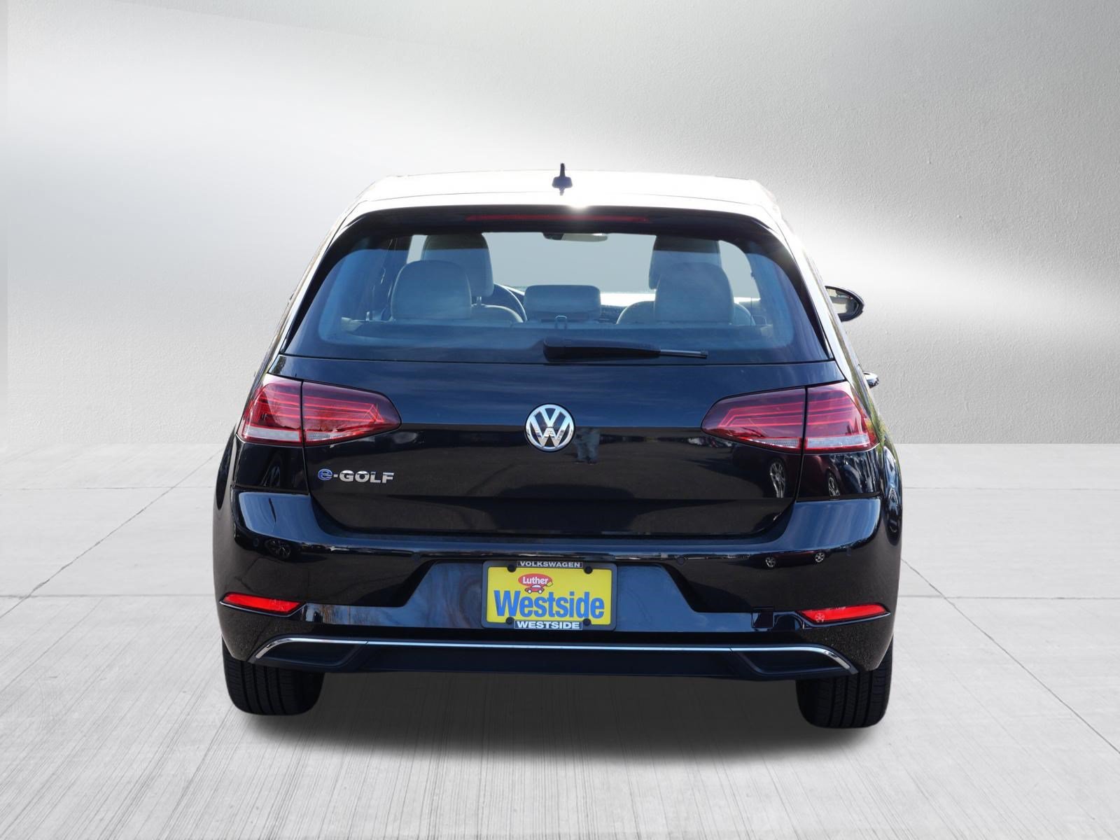 Used 2017 Volkswagen e-Golf SEL Premium FWD image 6