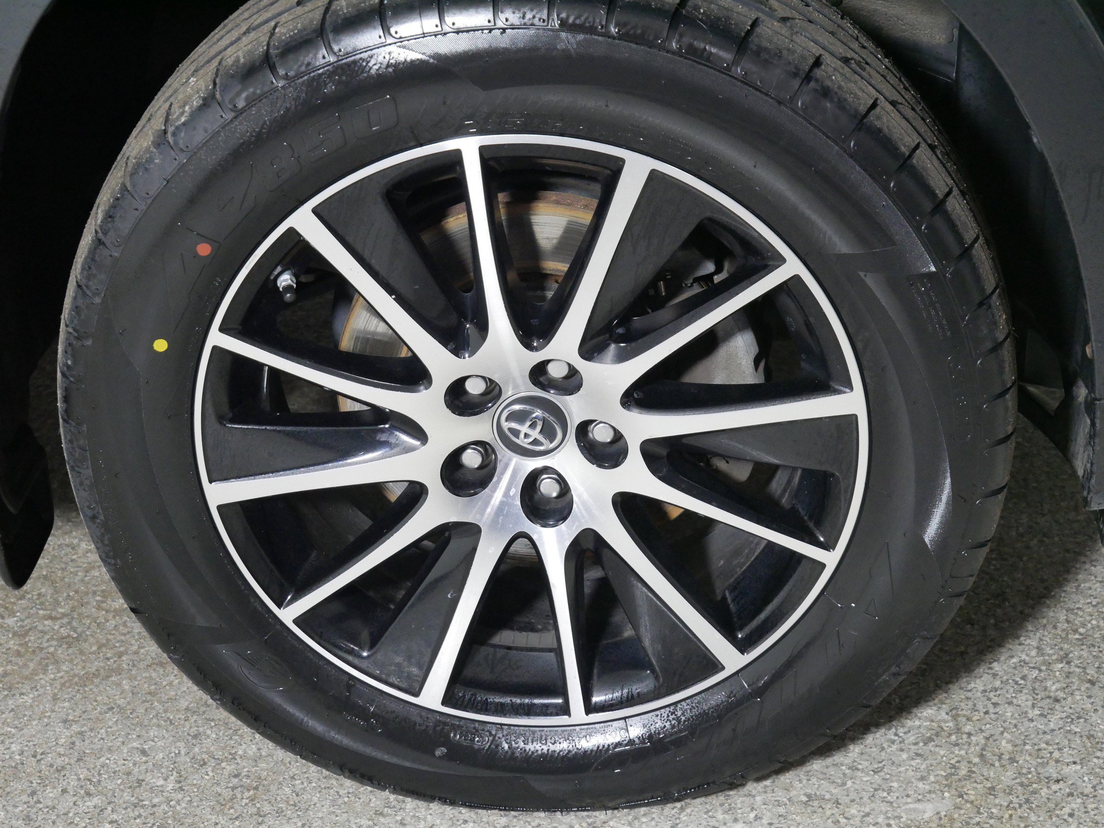 Used 2018 Toyota Highlander SE AWD/4WD image 15